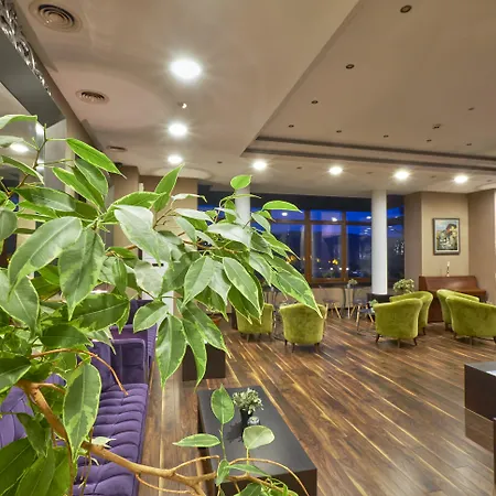 Hotel Yantra Grand