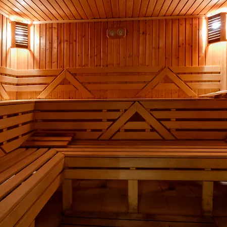 Yantra Grand Hotel 4*