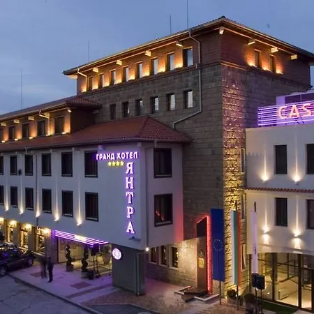 호텔 Yantra Grand 4*