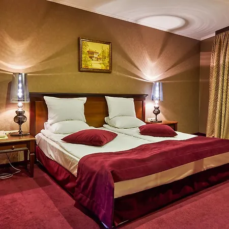 Hotel Yantra Grand