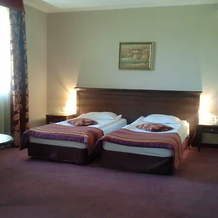 호텔 Yantra Grand 4*