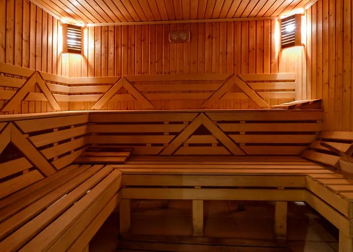 Yantra Grand Hotel 4*